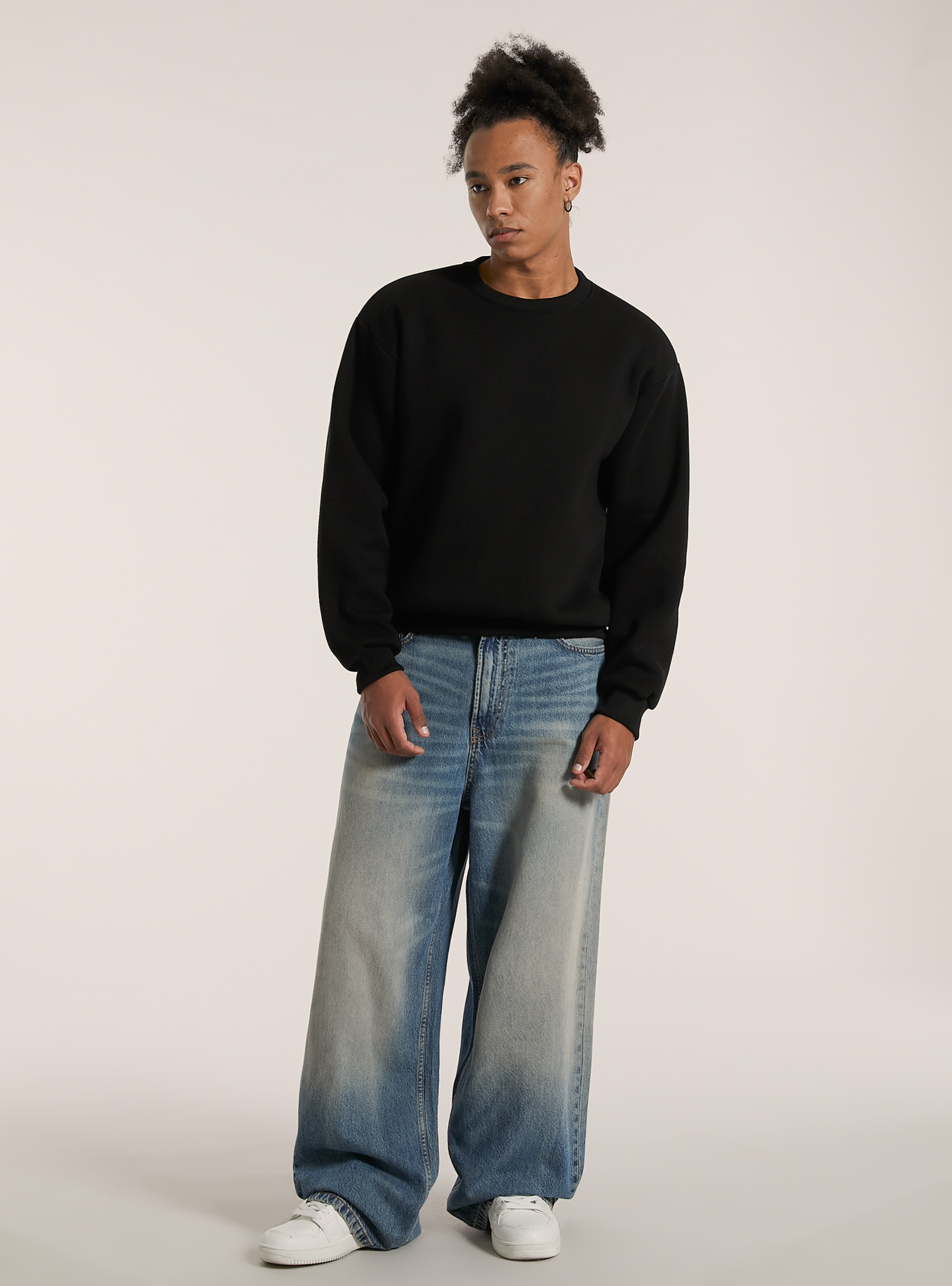 Sweatshirt mit Rundhalsausschnitt und enger Passform, BK1 BLACK