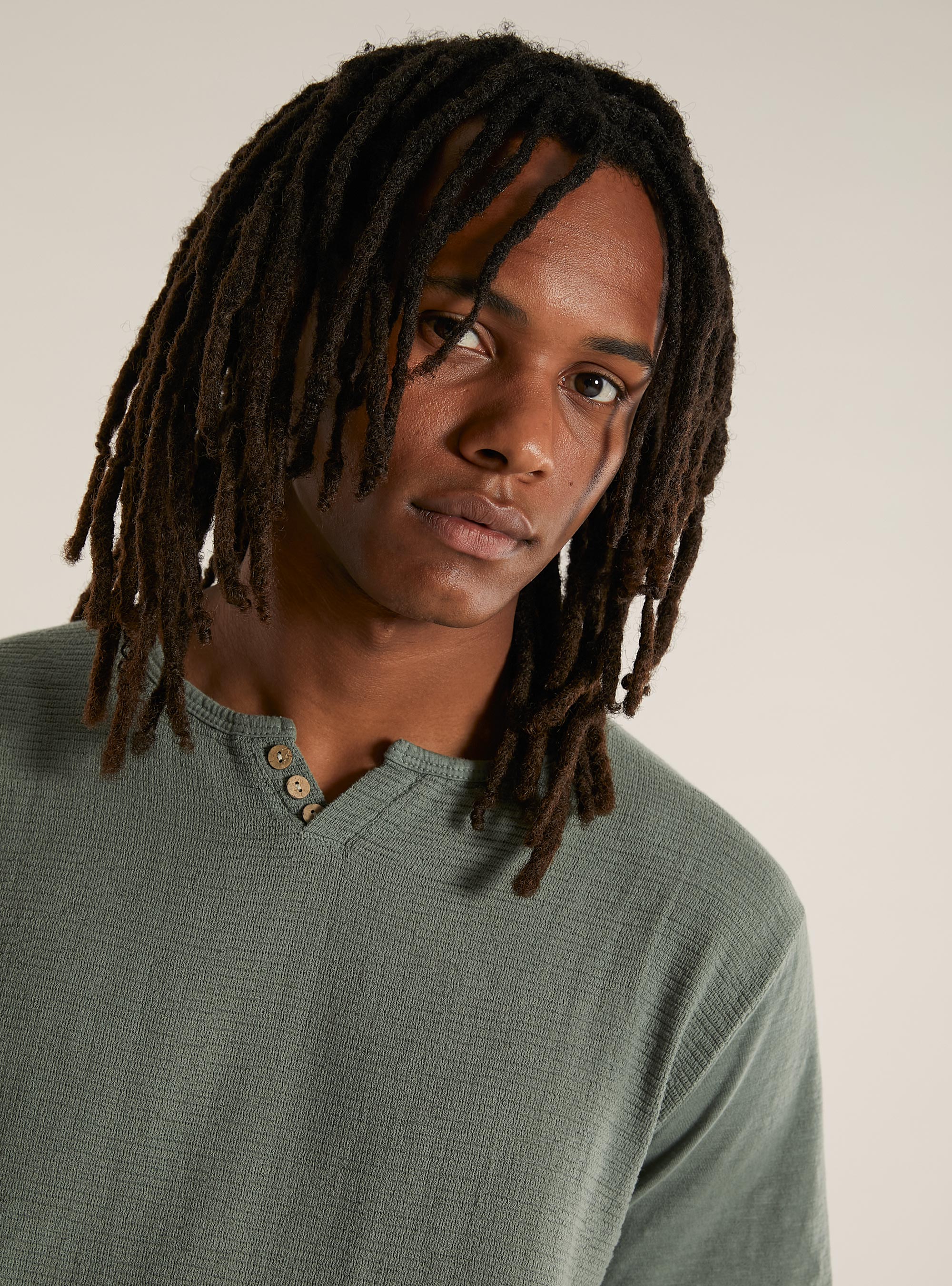 Linen blend T-shirt with v-neck and buttons, KY3 KAKY LIGHT