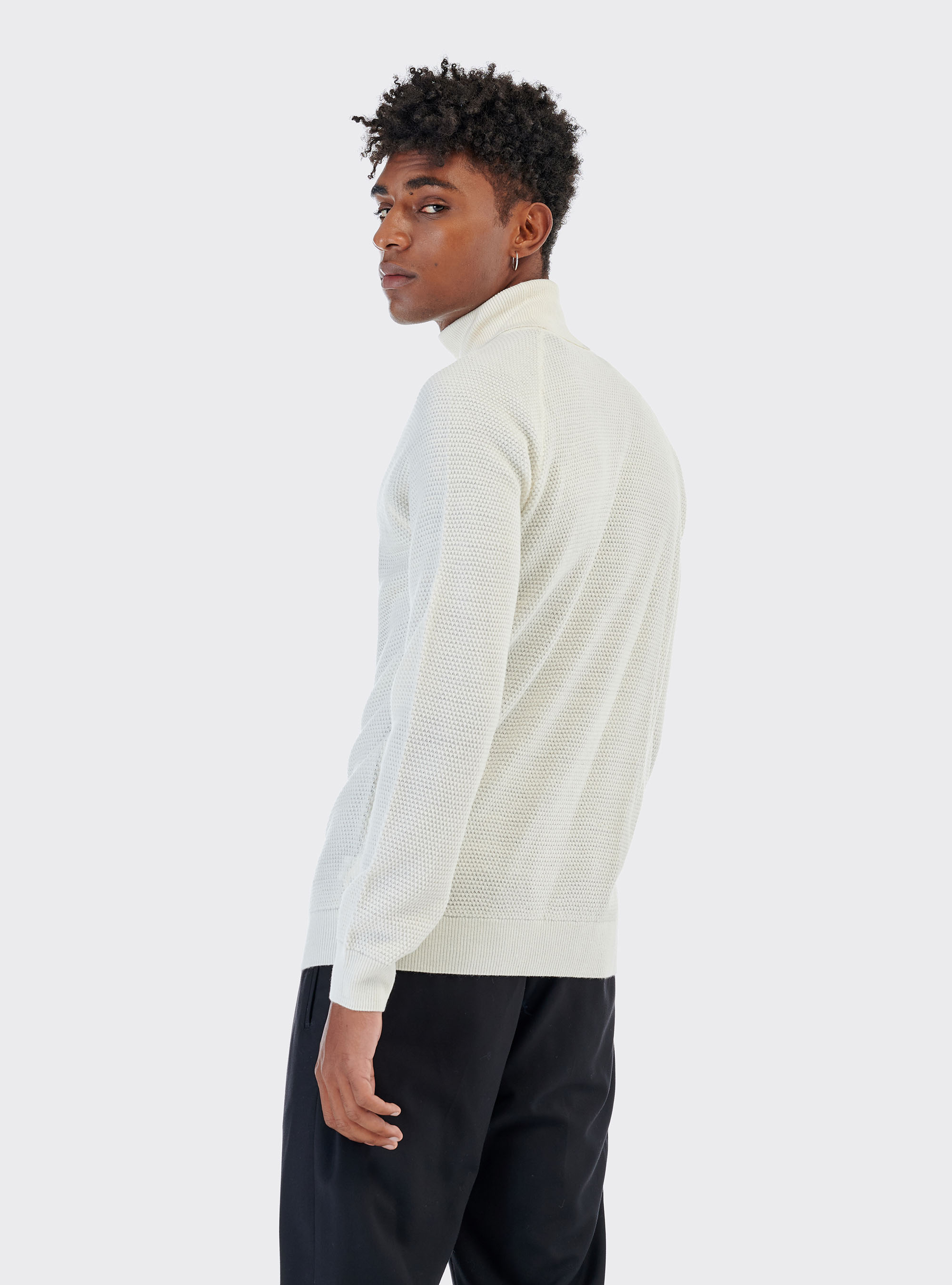 High neck pullover with rice stitch in wool blend, C085 WHITE