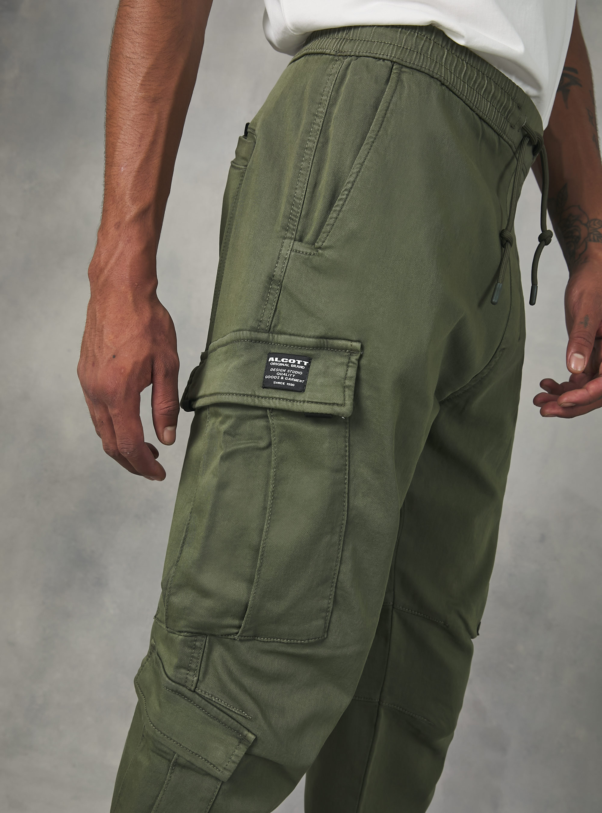 Jogger trousers with large pockets, KY1 KAKY DARK