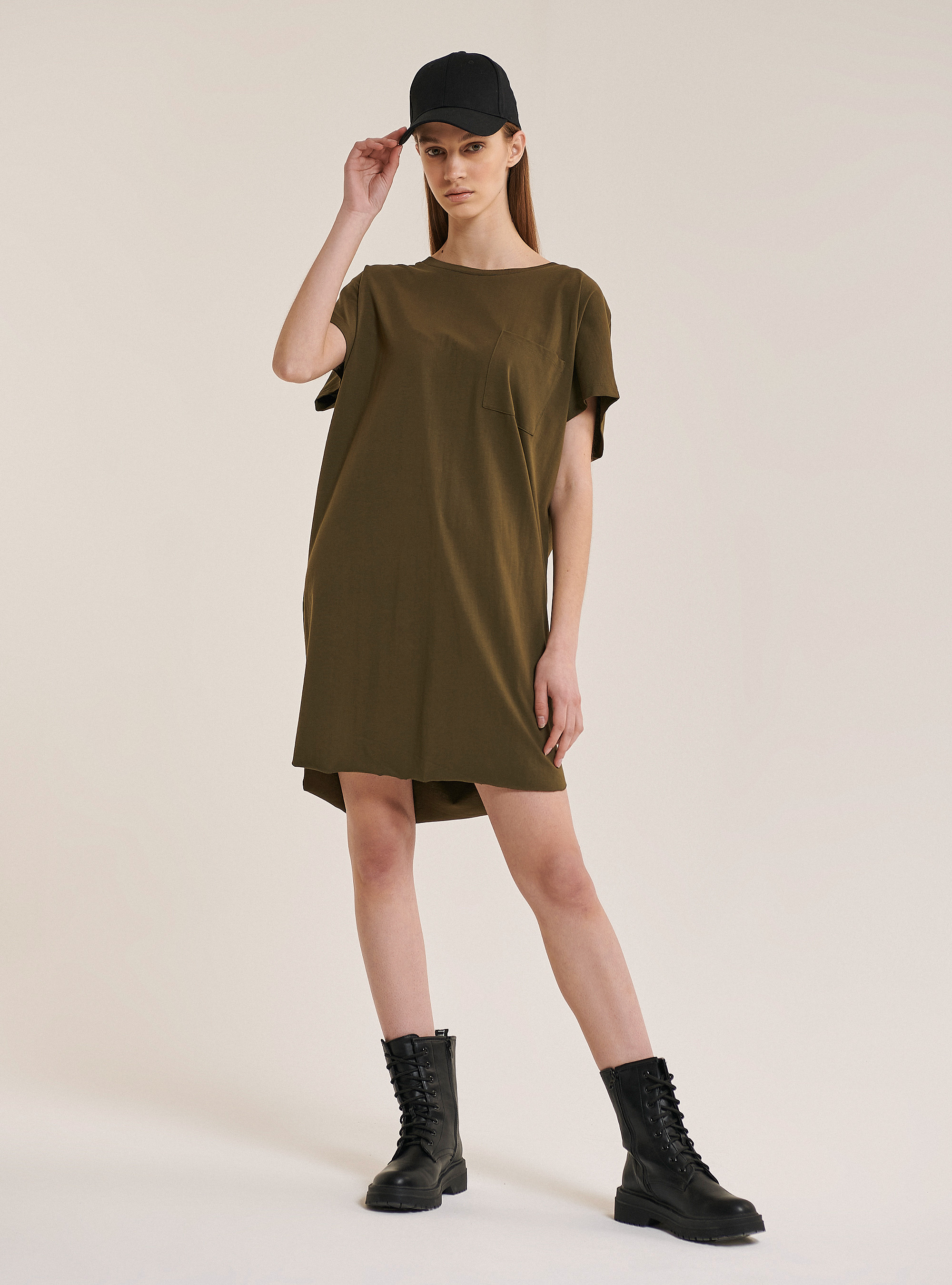 Vestido b&aacute;sico con bolsillo en color s&oacute;lido, CAQUI