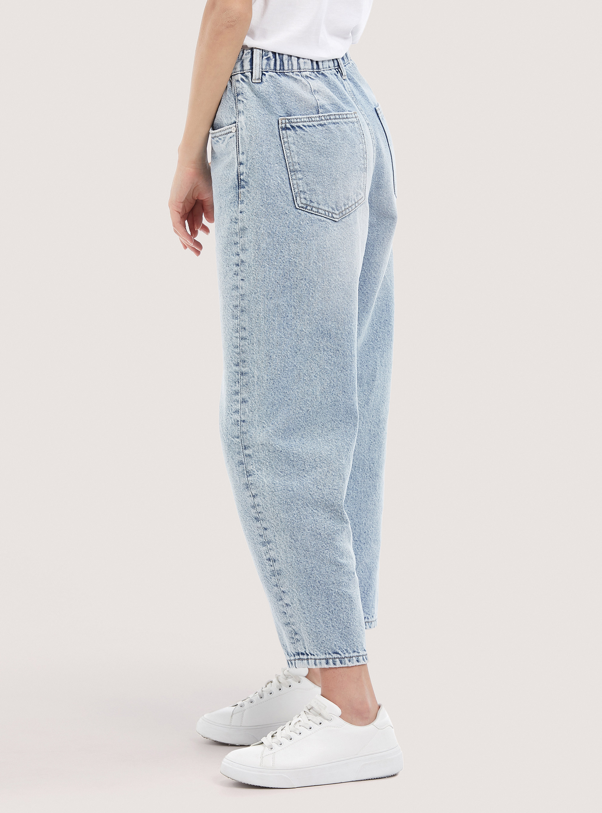 Jeans en coton &agrave; coupe ballon, D006 AZURE