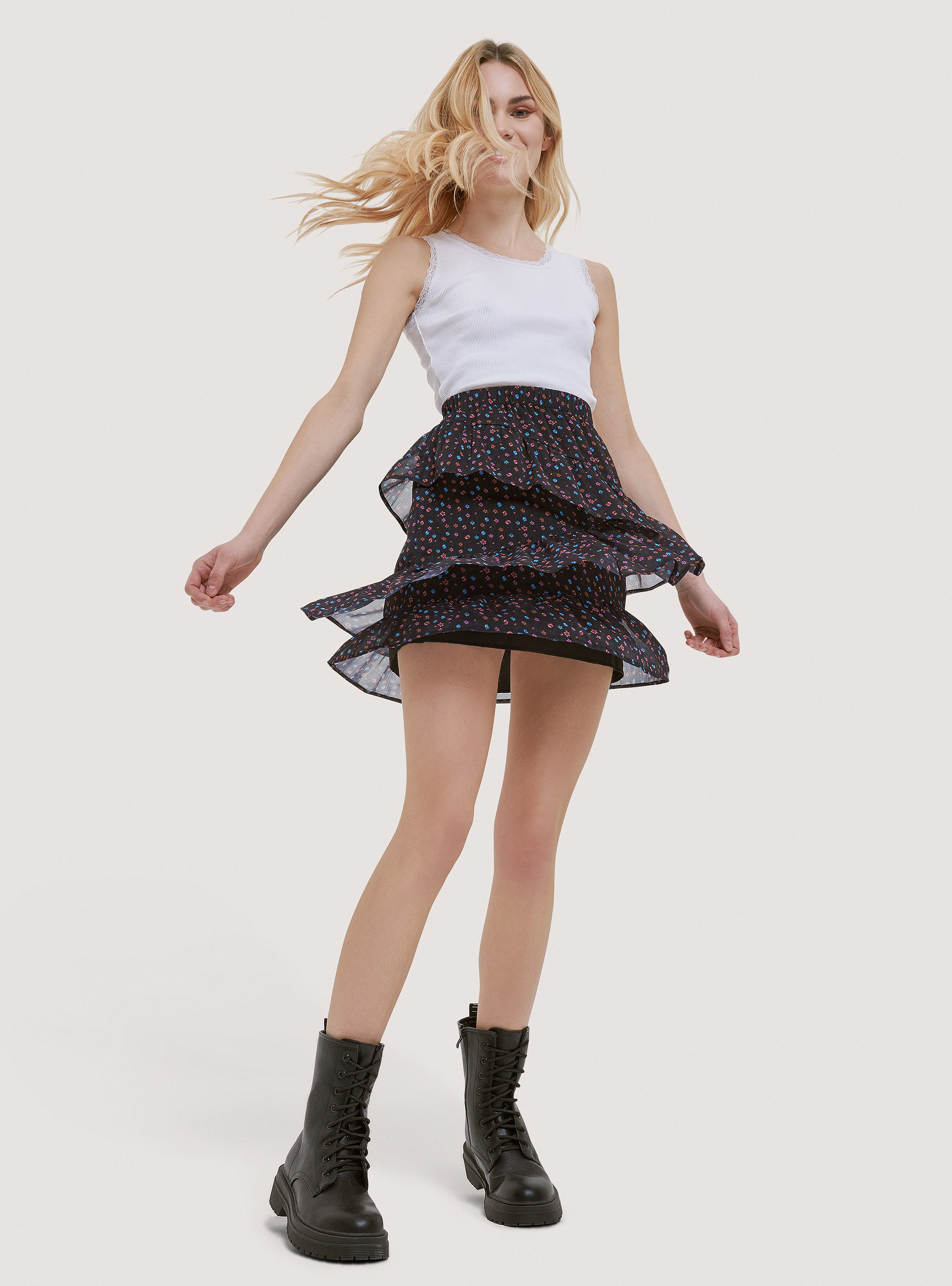 Minifalda con volantes florales, FLOR NEGRA