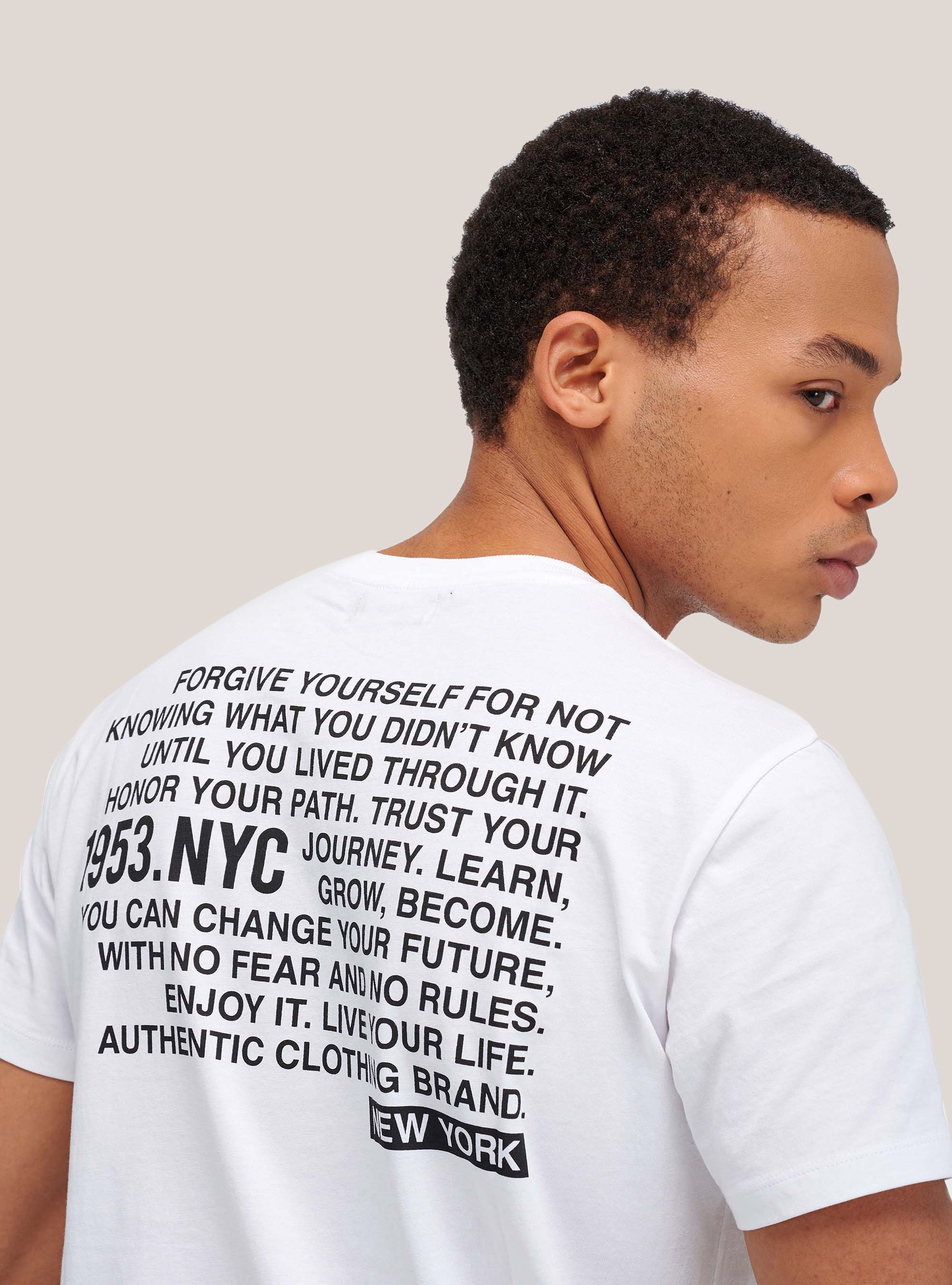 T-Shirt mit Detail Lettering, C099 WHITE