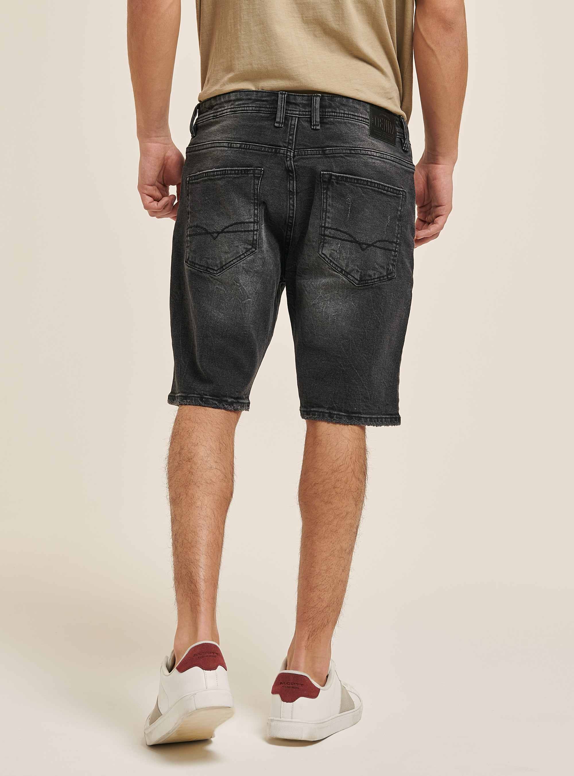 Bermuda denim slim comfort con rotture bci program, BLACK