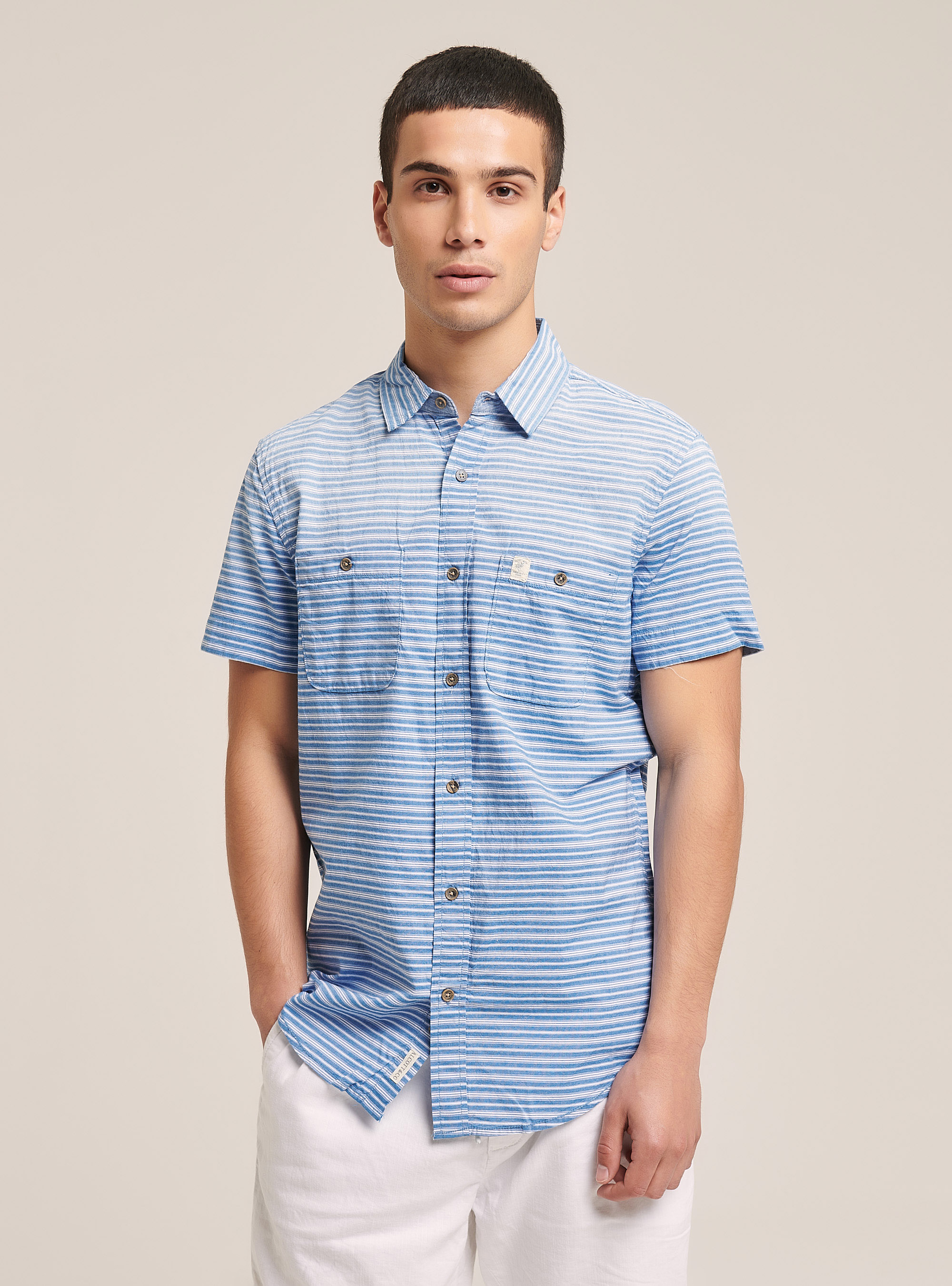 Chemise à manches courtes avec 2 poches à rayures horizontales, C0248 ROYALE