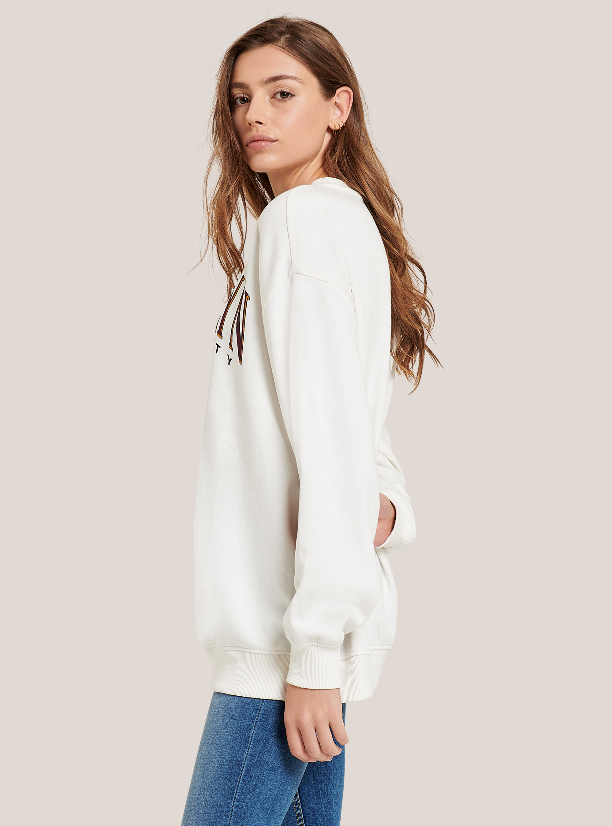 white oversized sweatshirt