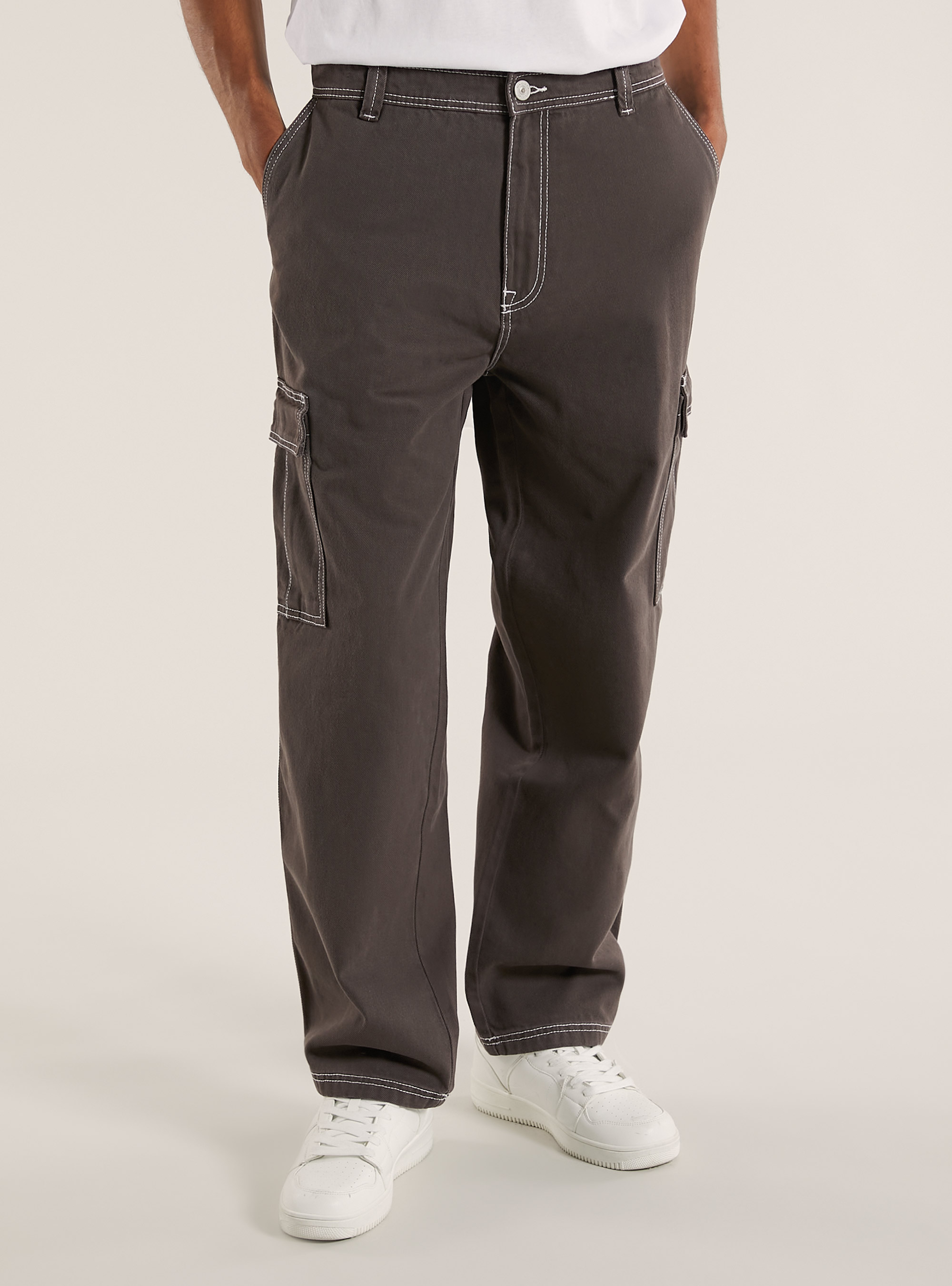 Cargo trousers with contrast stitching, BR2 BROWN MEDIUM