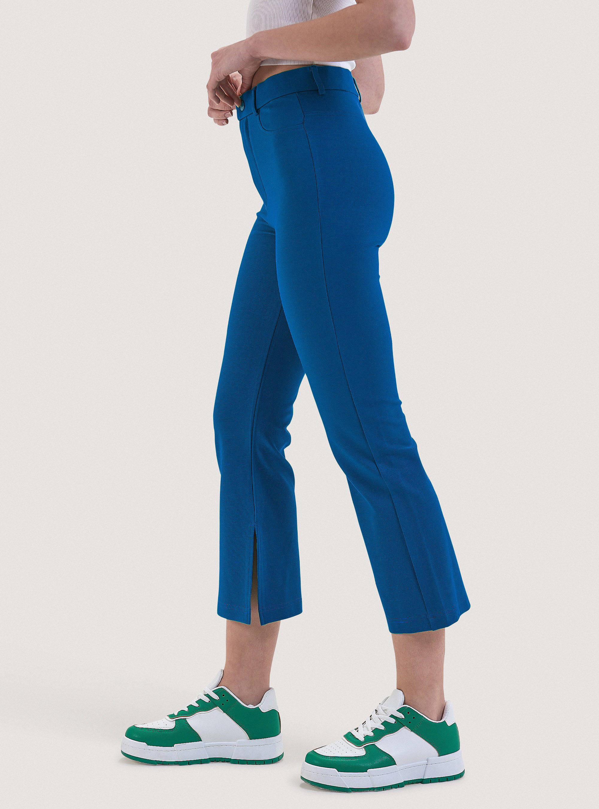 Cropped flare trousers with slits, RY2 ROYALE MEDIUM