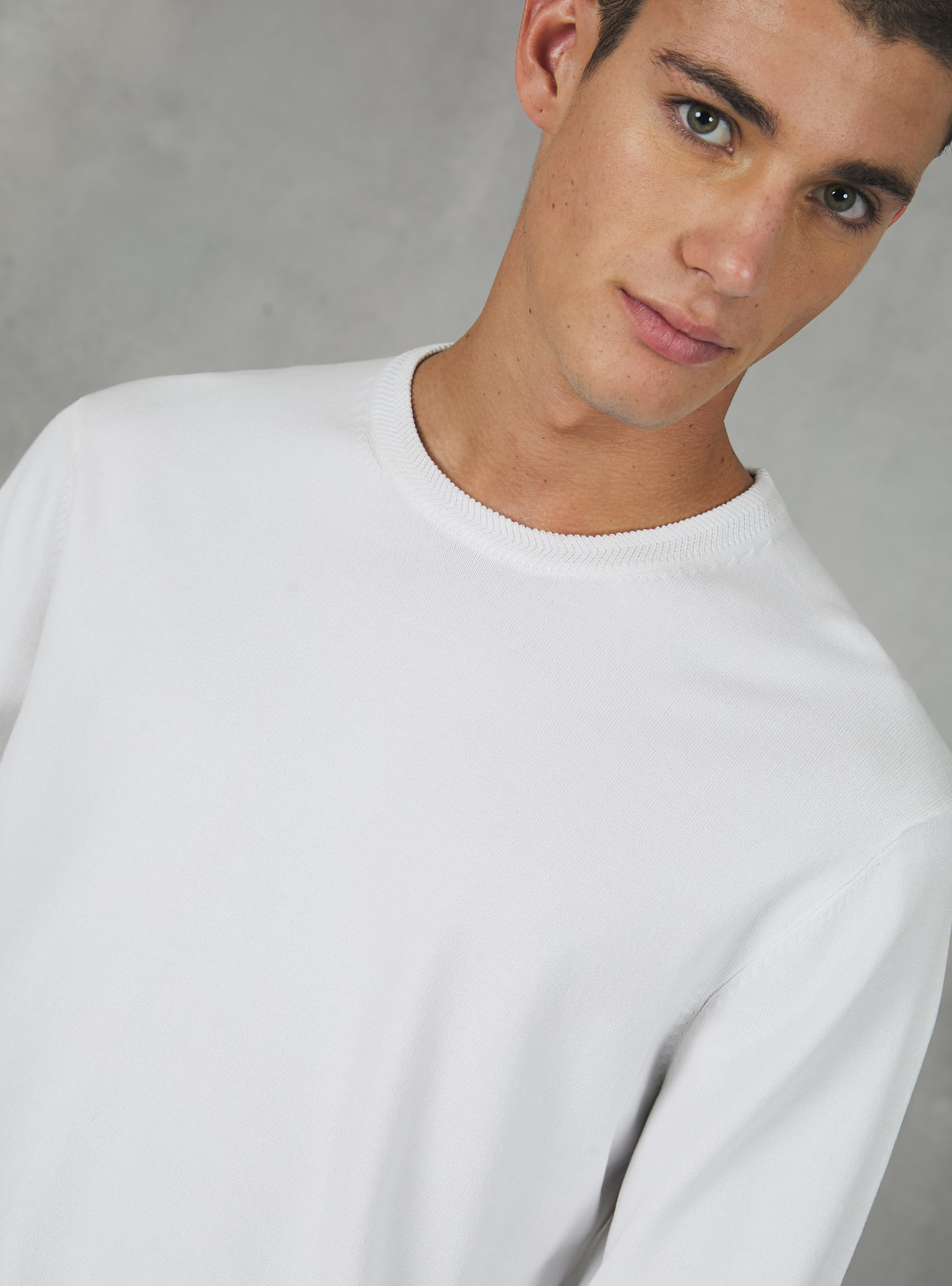 Round-neck pullover made of sustainable viscose Ecovero, CR2 CREAM MEDIUM