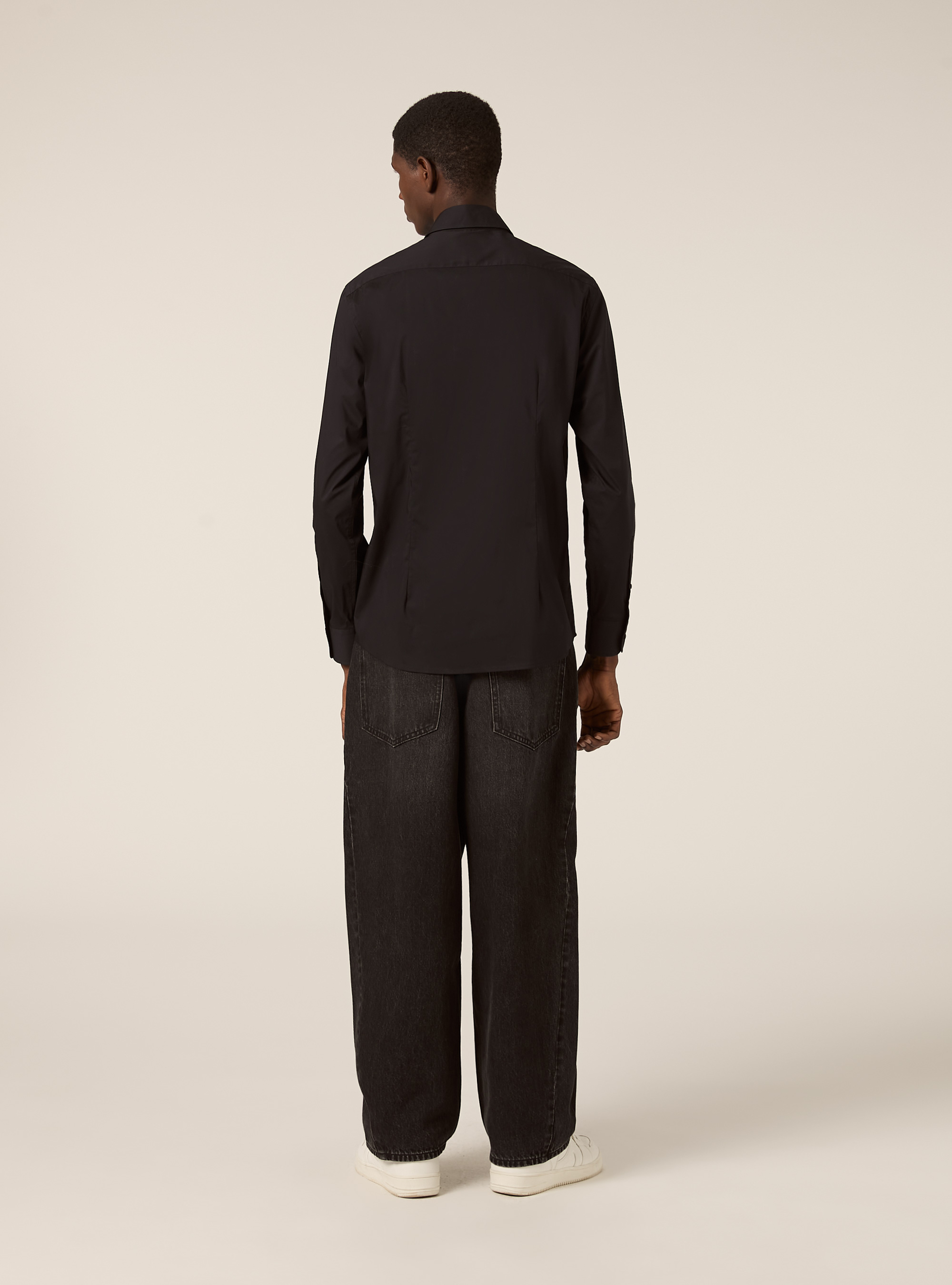 Camisa de popelina elástica con cuello francés, BK1 BLACK