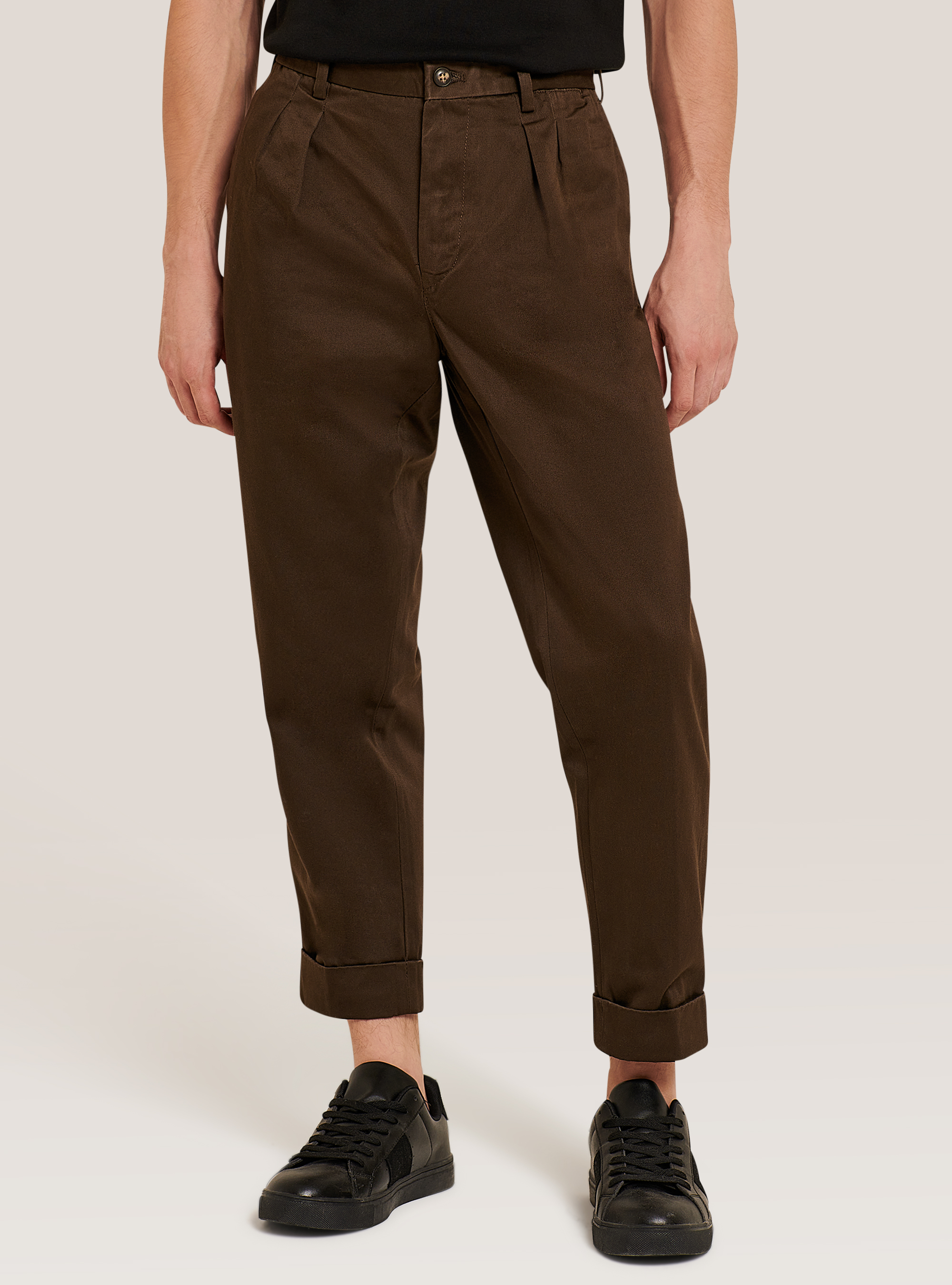 Chinos de sarga con pinzas, CAQUI