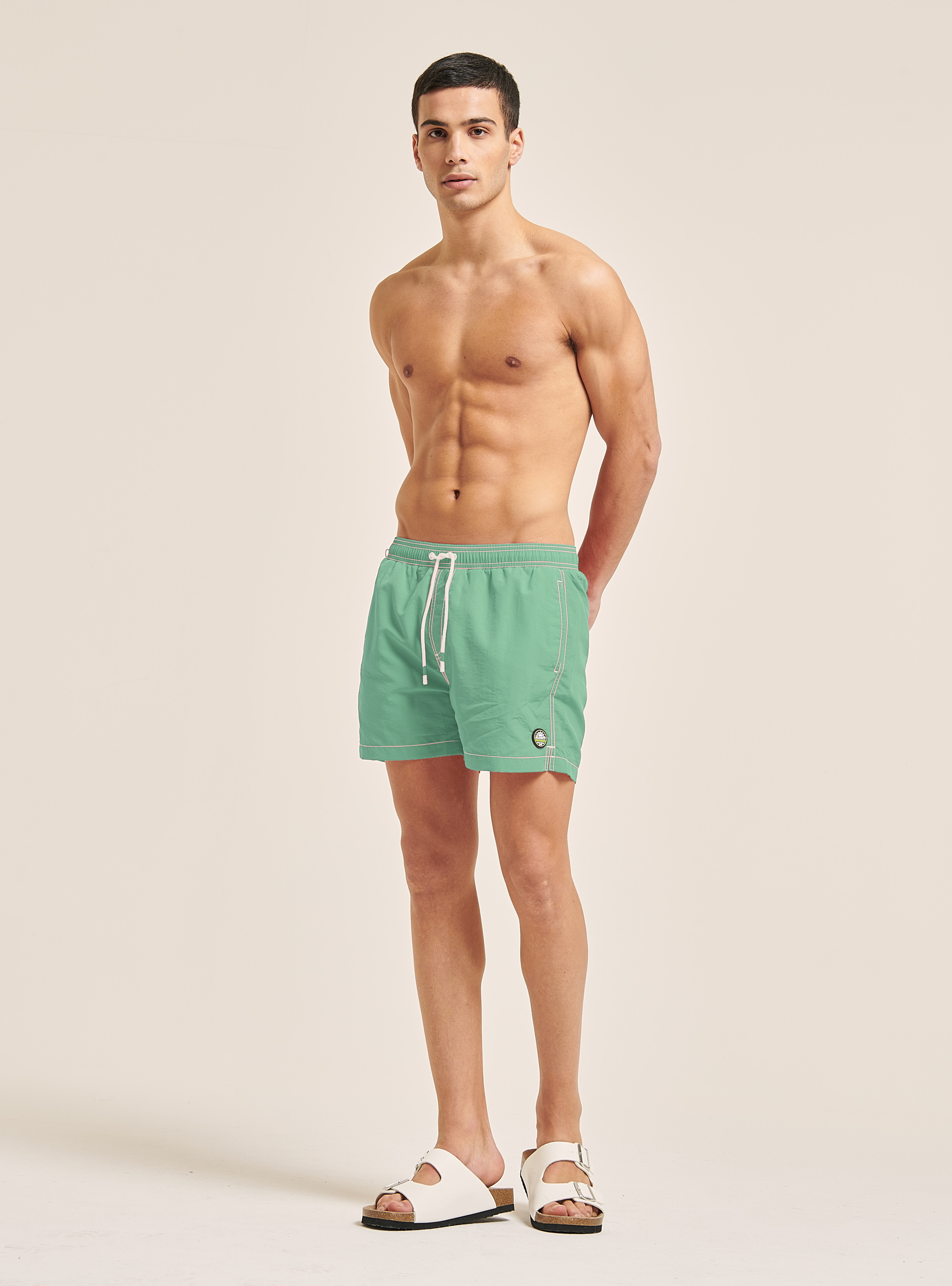 Costume tinta unita con ricamo e tasca sul retro, C6740 LIGHT GREEN