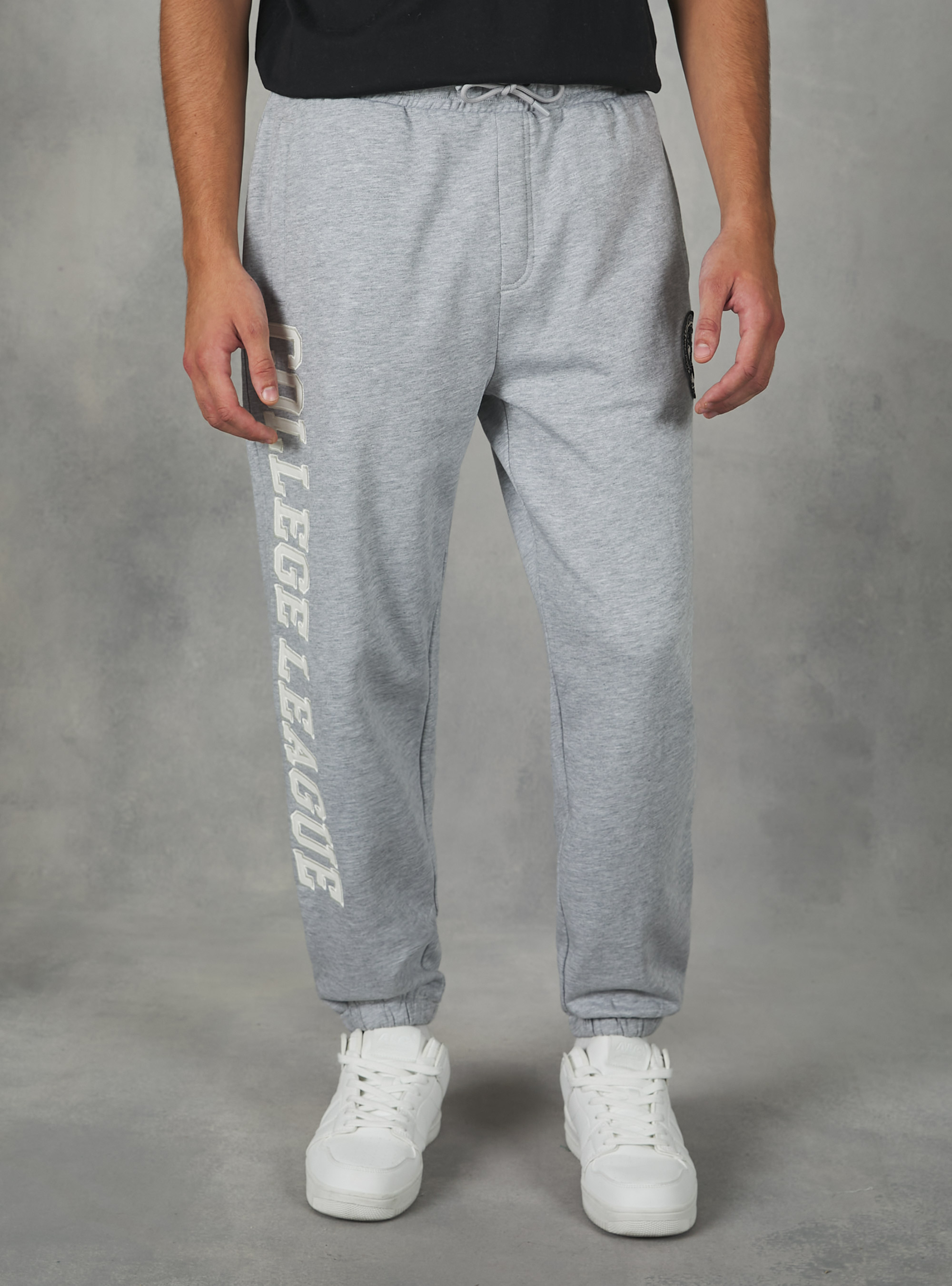 Jogger with college patch, MGY2 GREY MEL MEDIUM