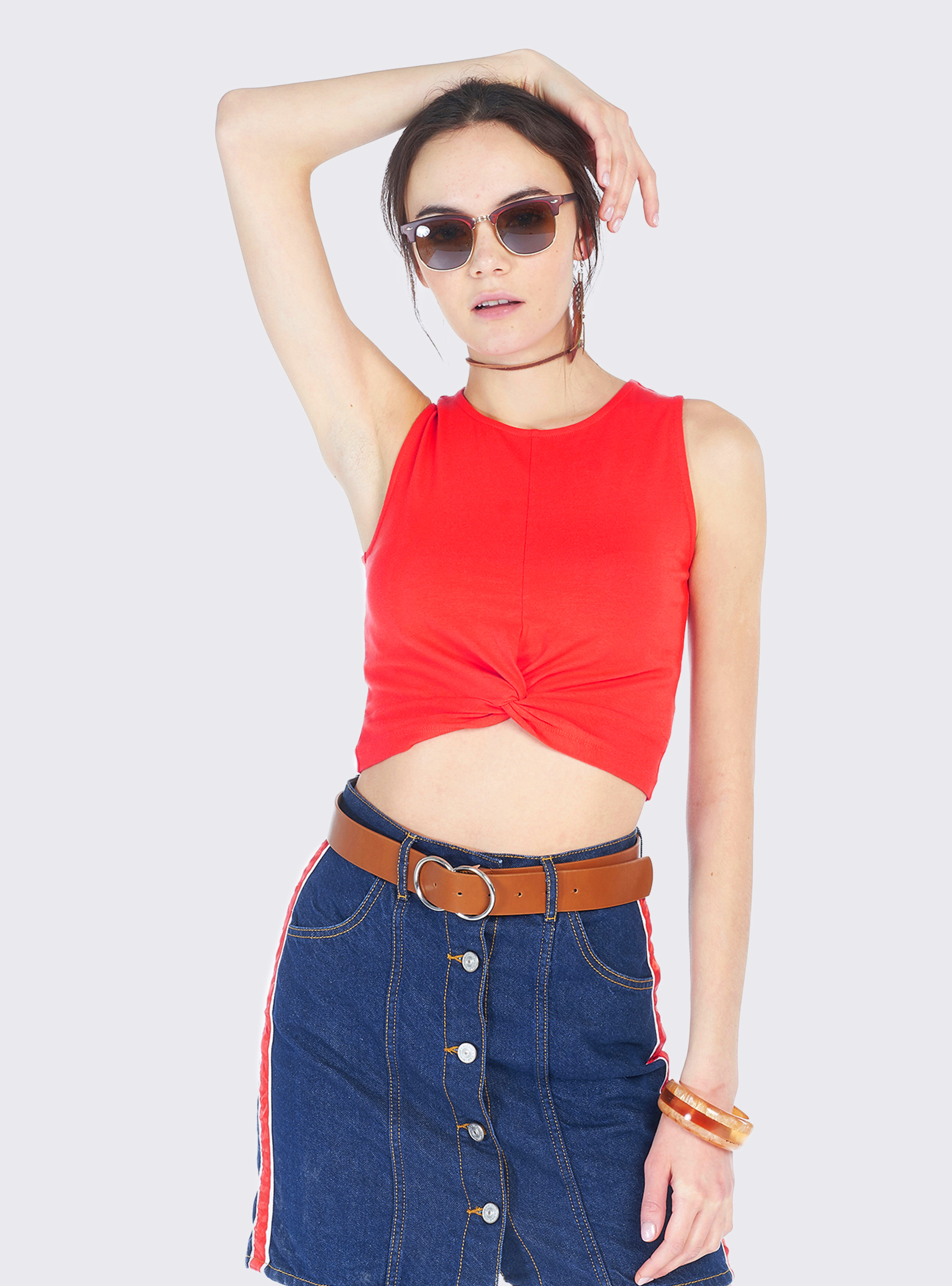 Cropped top essential con nudo, ROJO