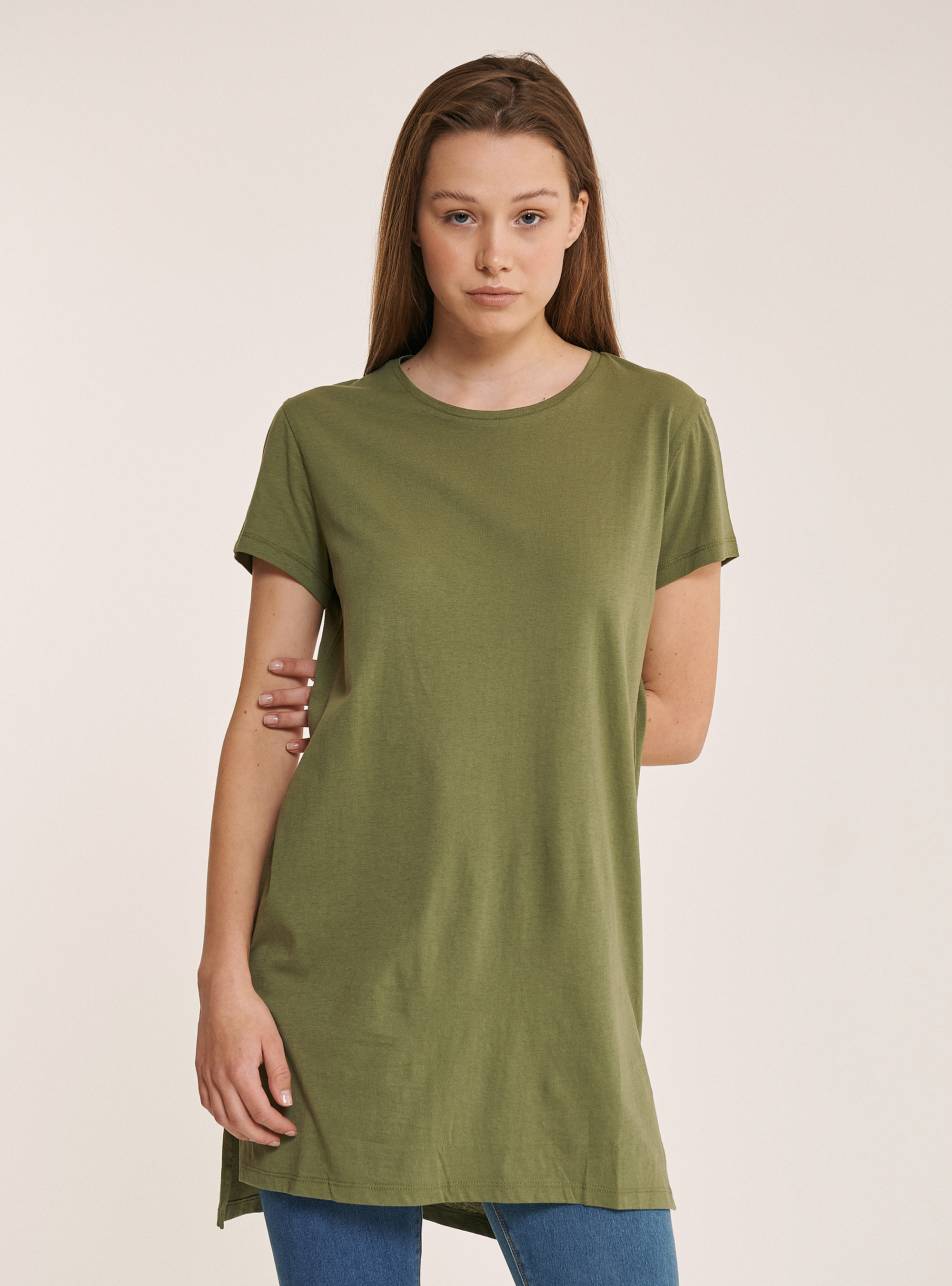 Einfarbiges T-Shirt aus Baumwolle in &Uuml;bergr&ouml;&szlig;e, C6606 KAKY