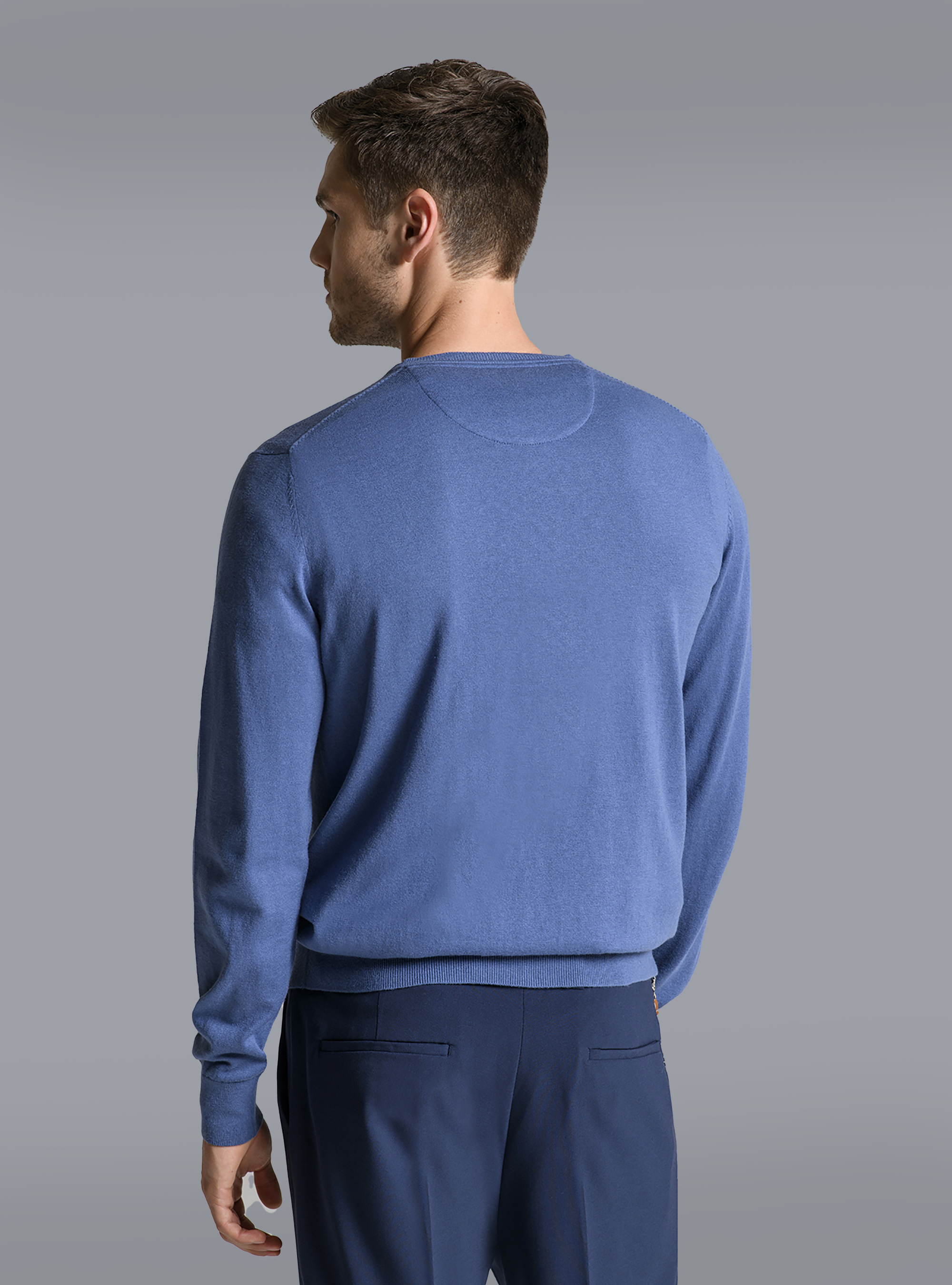 Maglia con collo a V, C0232 INK