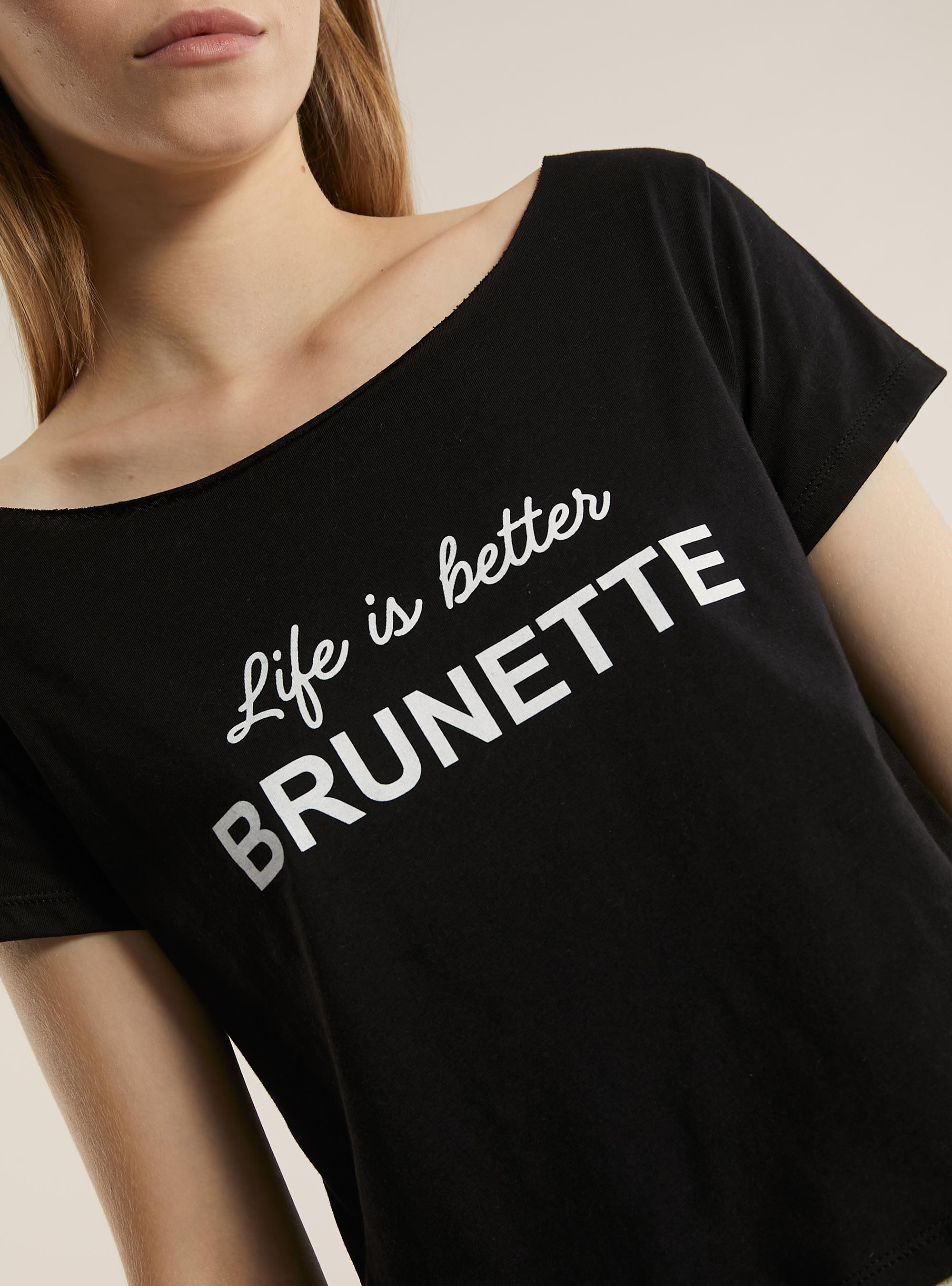 Camiseta con cuello barco y estampado, BK1 BLACK