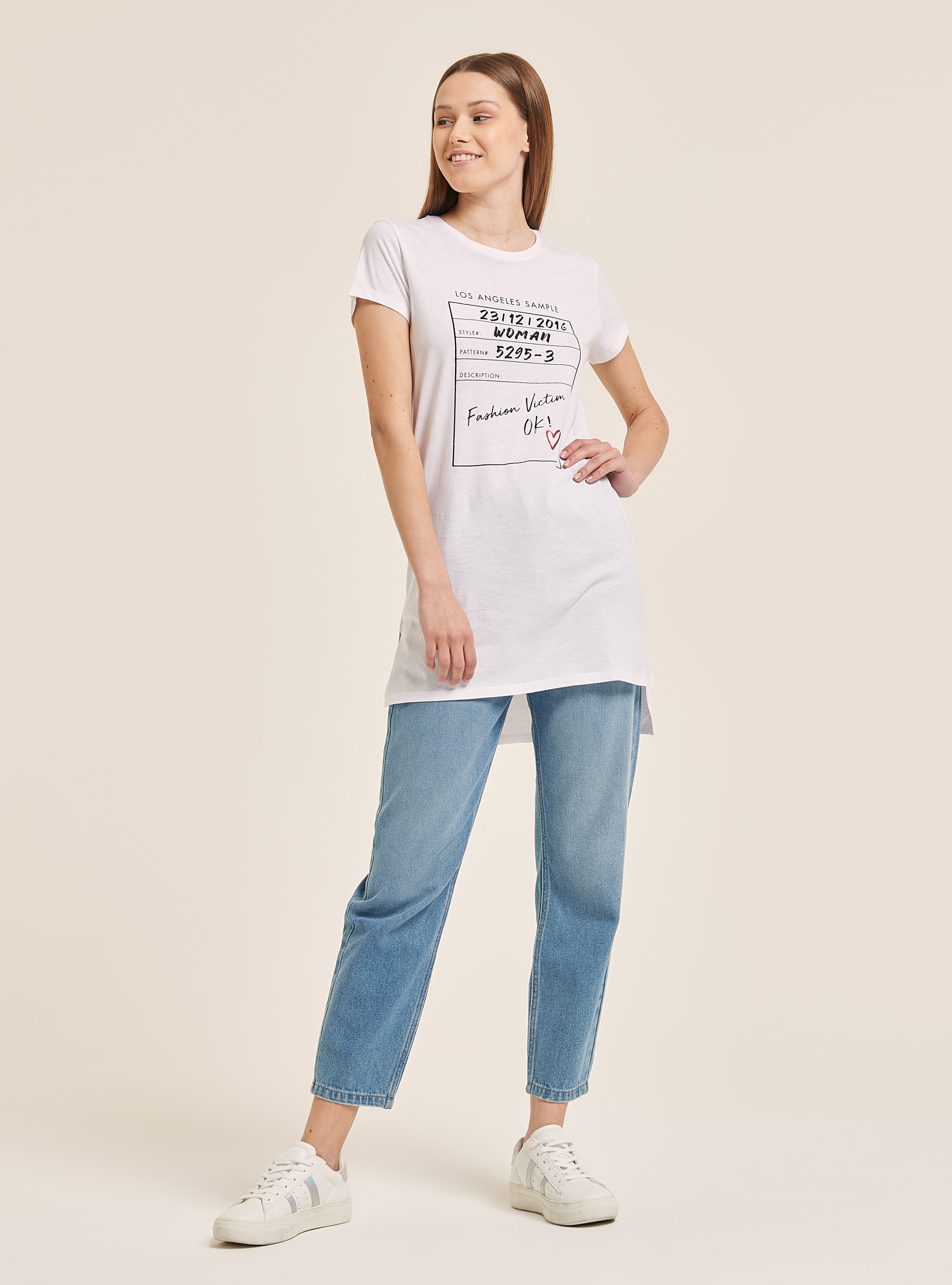 Maglietta long fit con stampa, WHITE