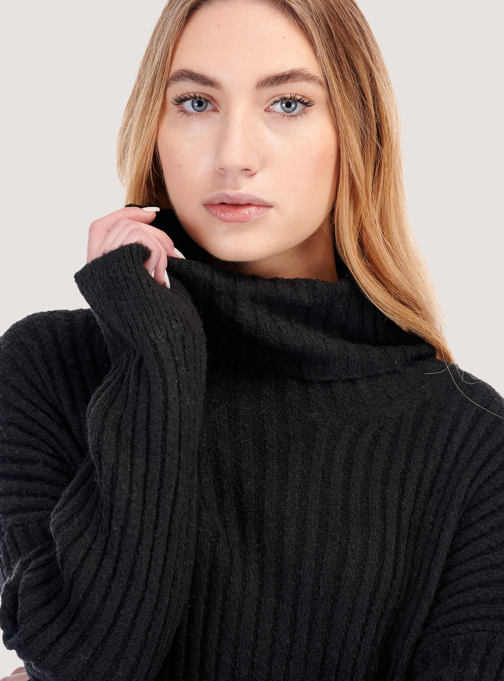 Oversized turtleneck pullover, BLACK