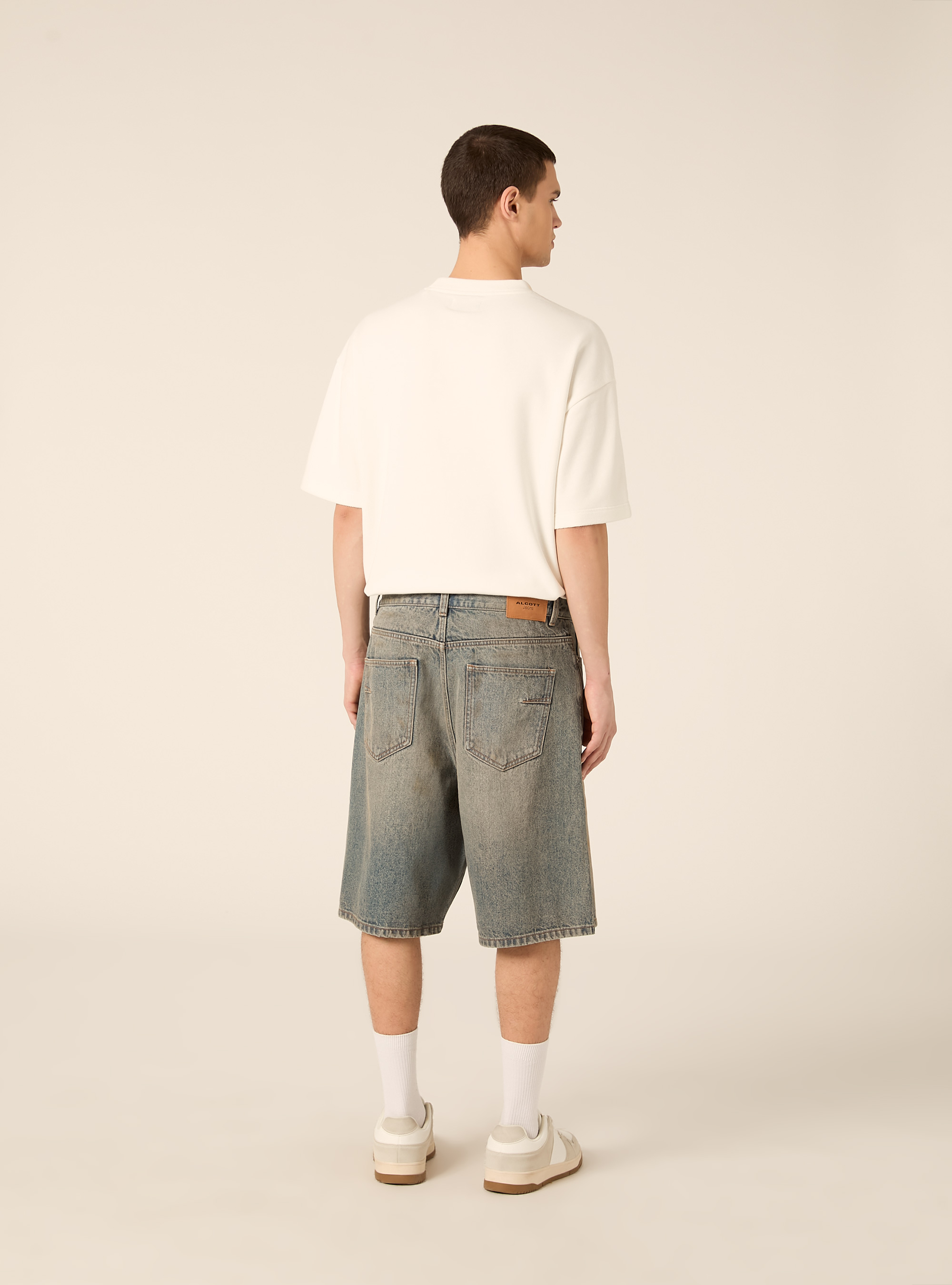 Bermuda jort fit  in denim, D201 AZZURRE MED OVERDYE