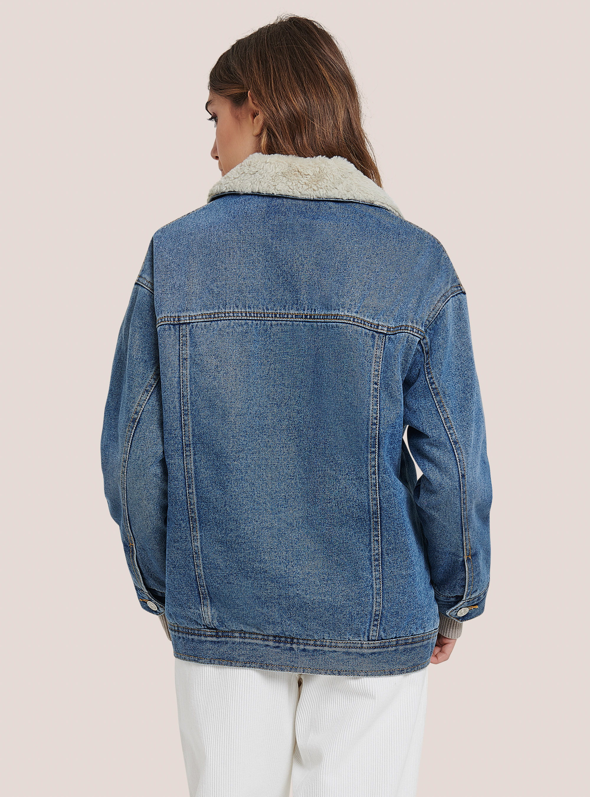 Chaqueta vaquera con inserciones de suave piel de cordero, AZUL